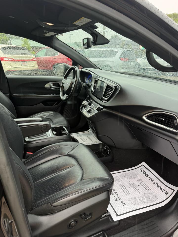 Chrysler Pacifica Touring-L Plus 2020