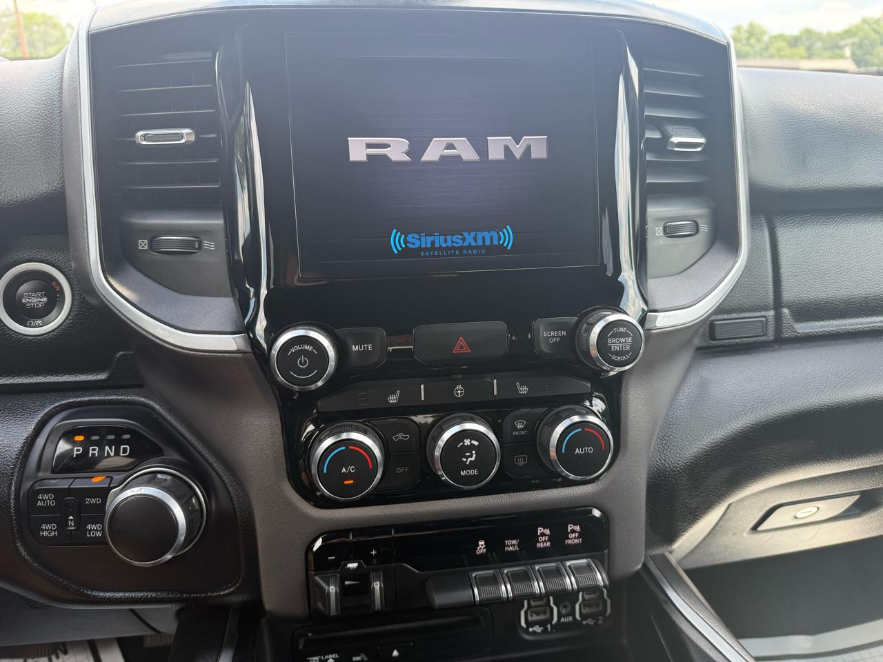 RAM 1500 Big Horn Crew Cab SWB 4WD 2019