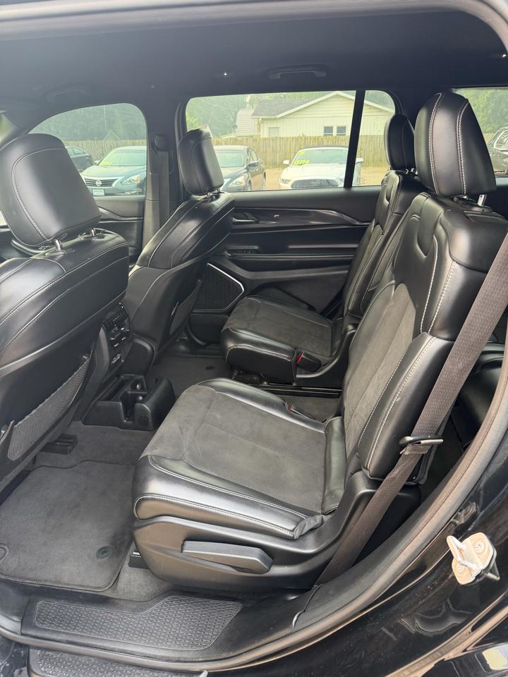 Jeep Grand Cherokee L Laredo 4WD 2021