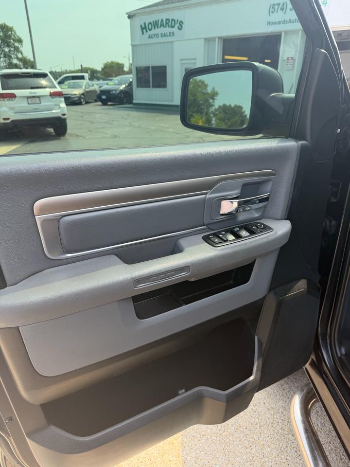 RAM 1500 SLT 2015