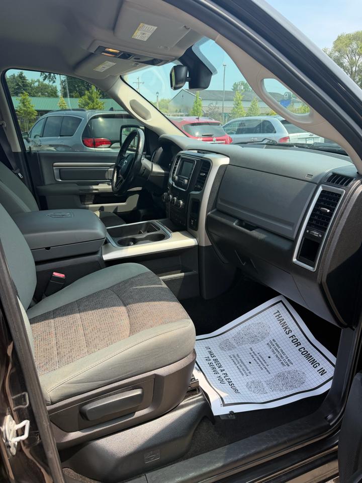 RAM 1500 SLT 2015