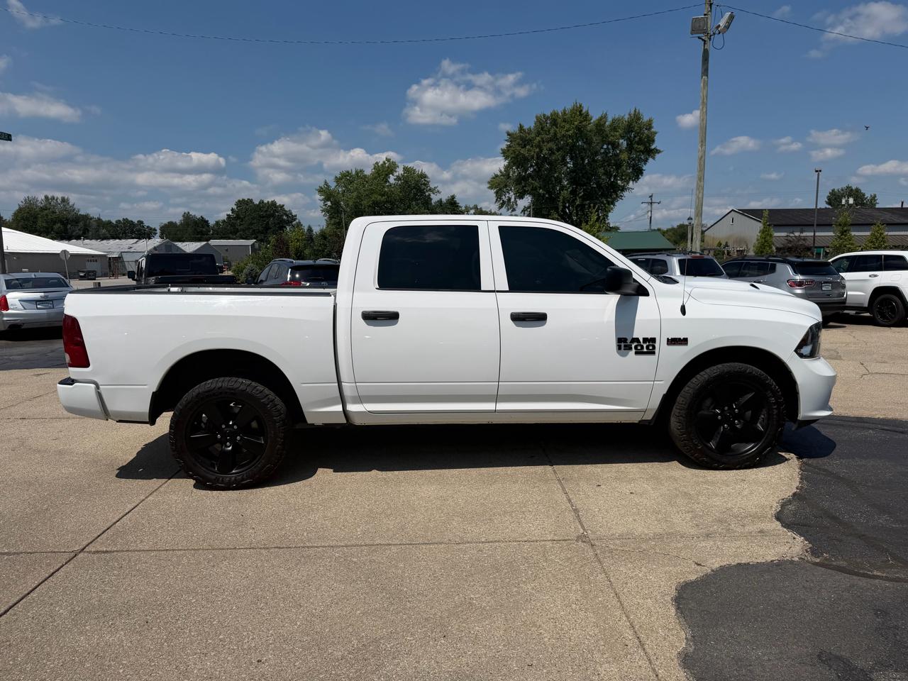 RAM 1500 Classic Tradesman Crew Cab SWB 4WD 2019