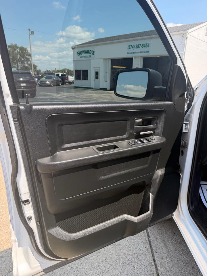 RAM 1500 Classic Tradesman Crew Cab SWB 4WD 2019