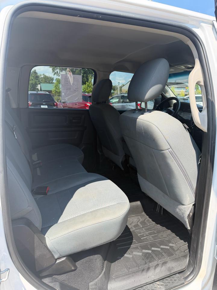 RAM 1500 Classic Express 4x4 Crew Cab 5'7" Box 2019