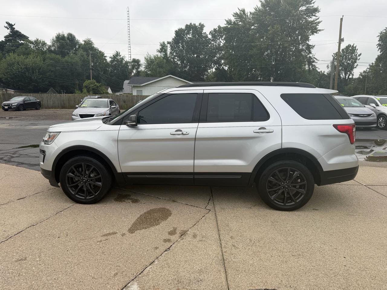 Ford Explorer 4dr XLT 4WD 2019