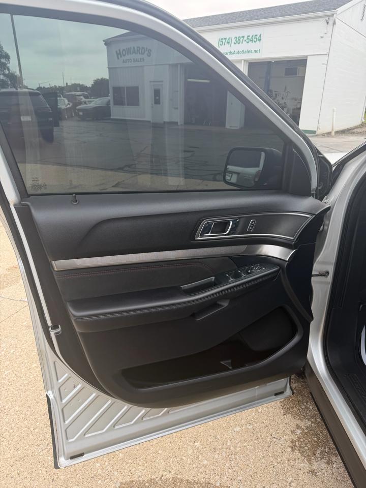 Ford Explorer 4dr XLT 4WD 2019