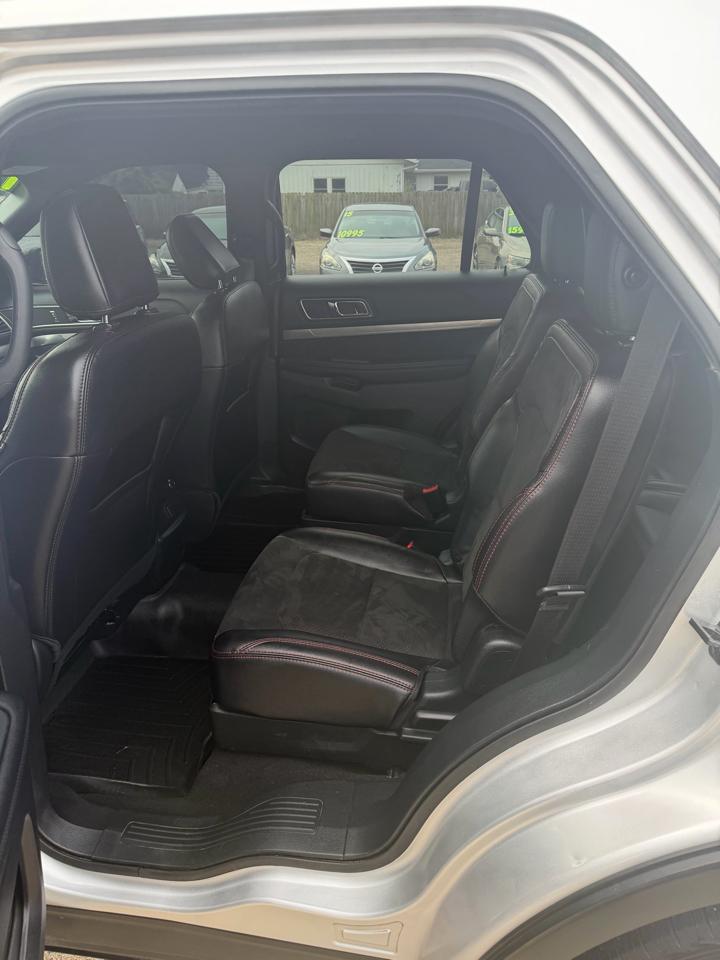 Ford Explorer 4dr XLT 4WD 2019
