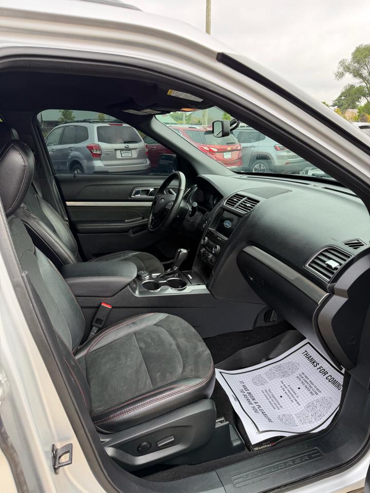 Ford Explorer 4dr XLT 4WD 2019