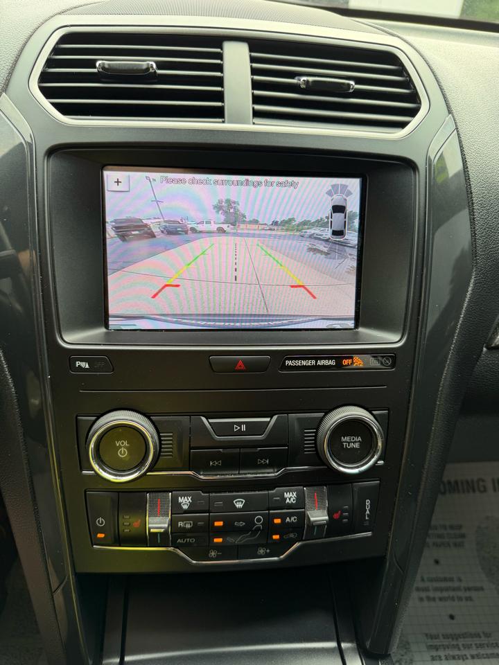 Ford Explorer 4dr XLT 4WD 2019