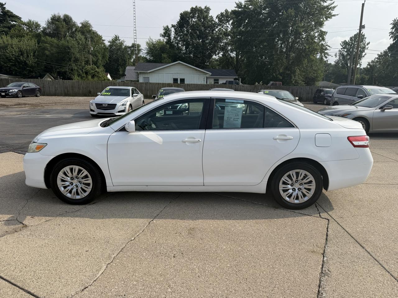 Toyota Camry 4dr Sdn LE Auto 2010