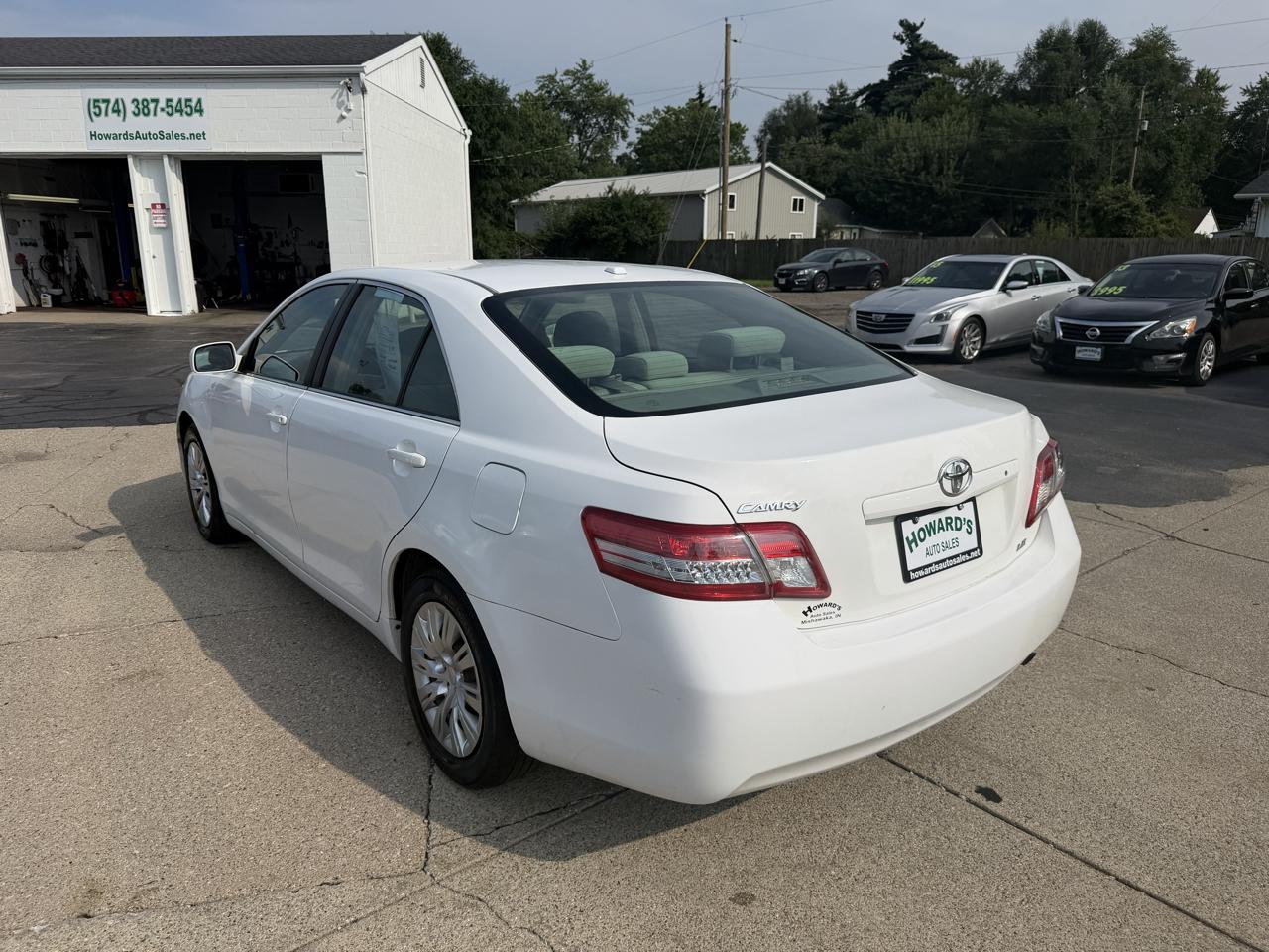 Toyota Camry 4dr Sdn LE Auto 2010