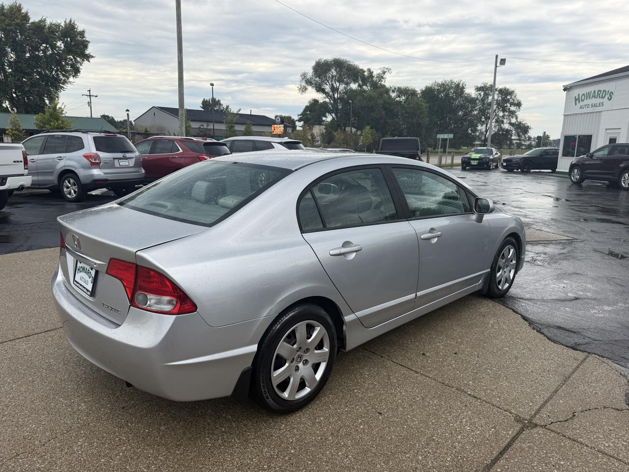 Honda Civic 4dr Sdn LX Auto 2010