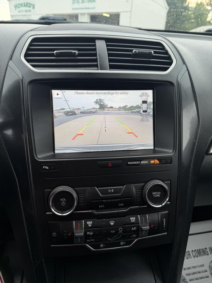 Ford Explorer 4dr XLT 4WD 2018