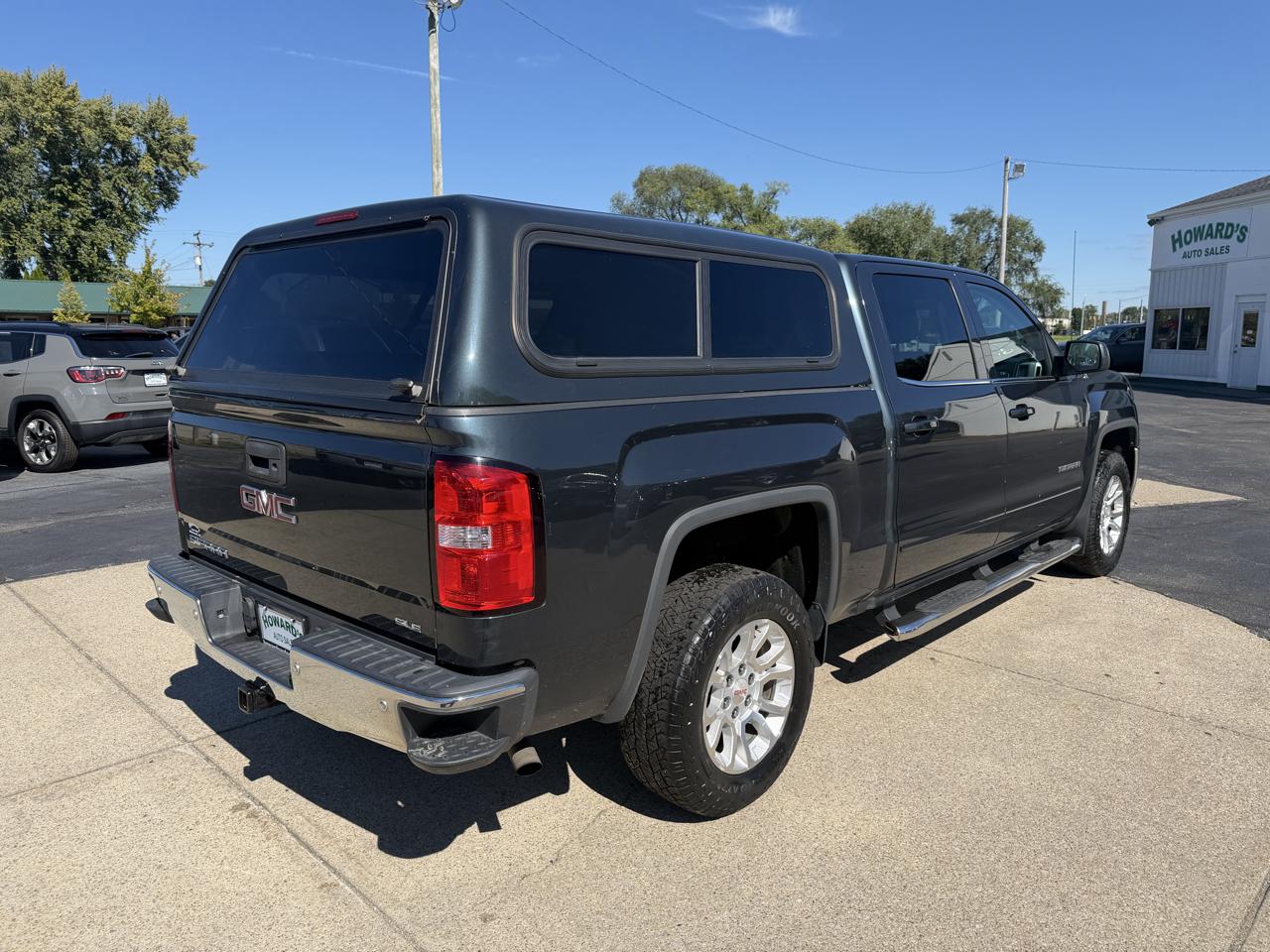 GMC Sierra 1500 4WD Crew Cab 143.5" SLE 2017