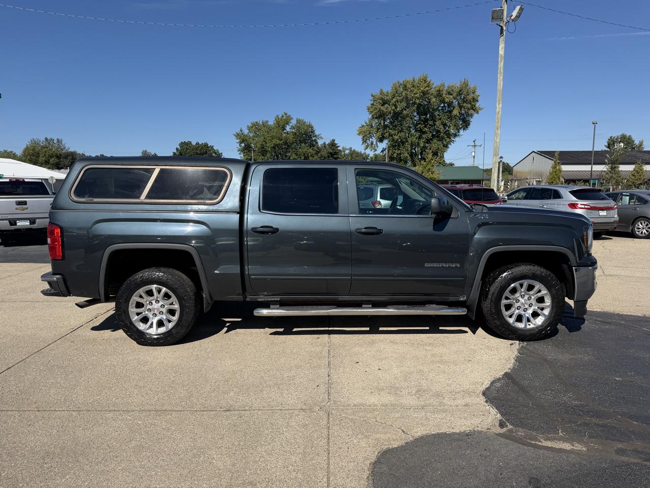 GMC Sierra 1500 4WD Crew Cab 143.5" SLE 2017