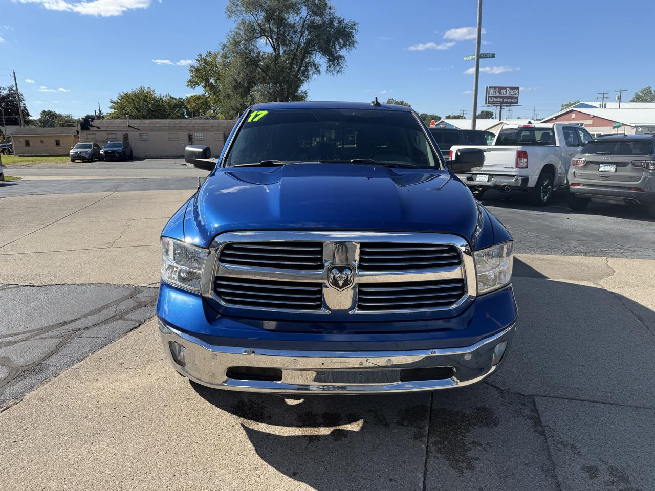 RAM 1500 4WD Crew Cab 140.5" Big Horn 2017