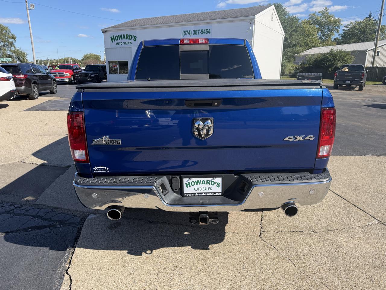 RAM 1500 4WD Crew Cab 140.5" Big Horn 2017