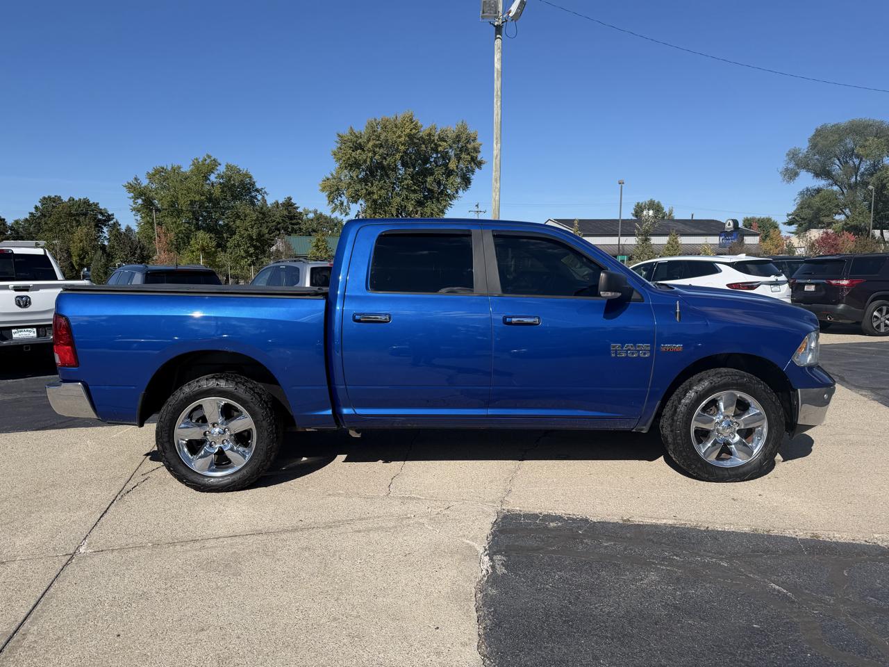 RAM 1500 4WD Crew Cab 140.5" Big Horn 2017