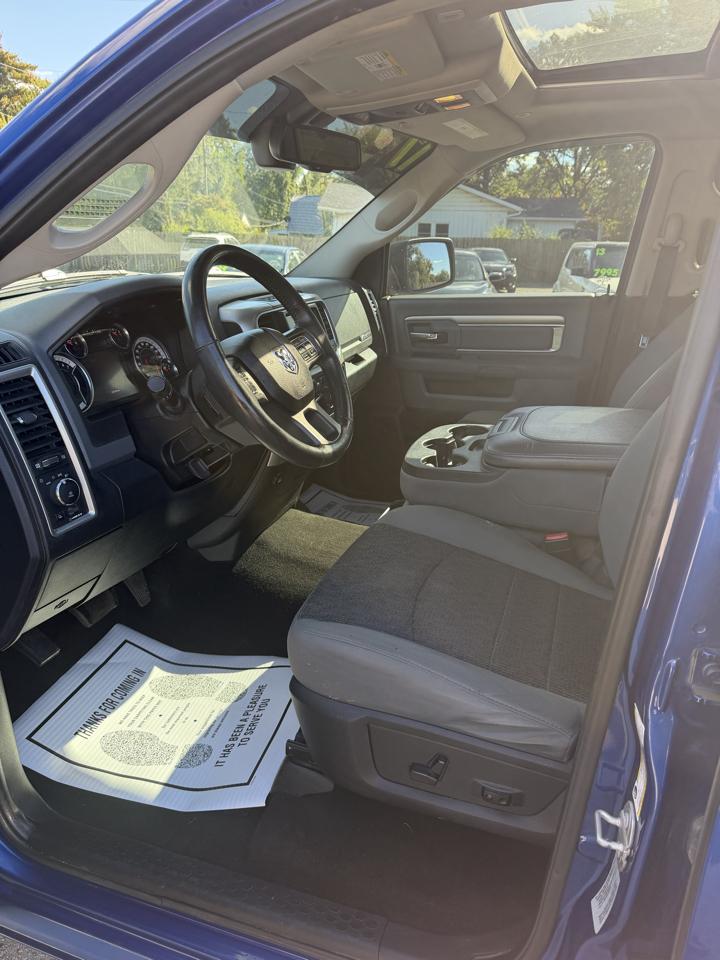 RAM 1500 4WD Crew Cab 140.5" Big Horn 2017