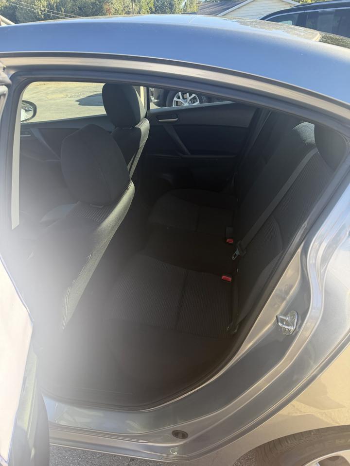 Mazda MAZDA3 i Sport 4-Door 2012