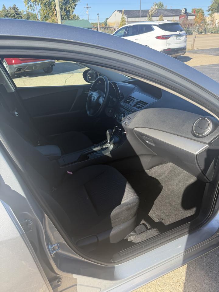 Mazda MAZDA3 i Sport 4-Door 2012