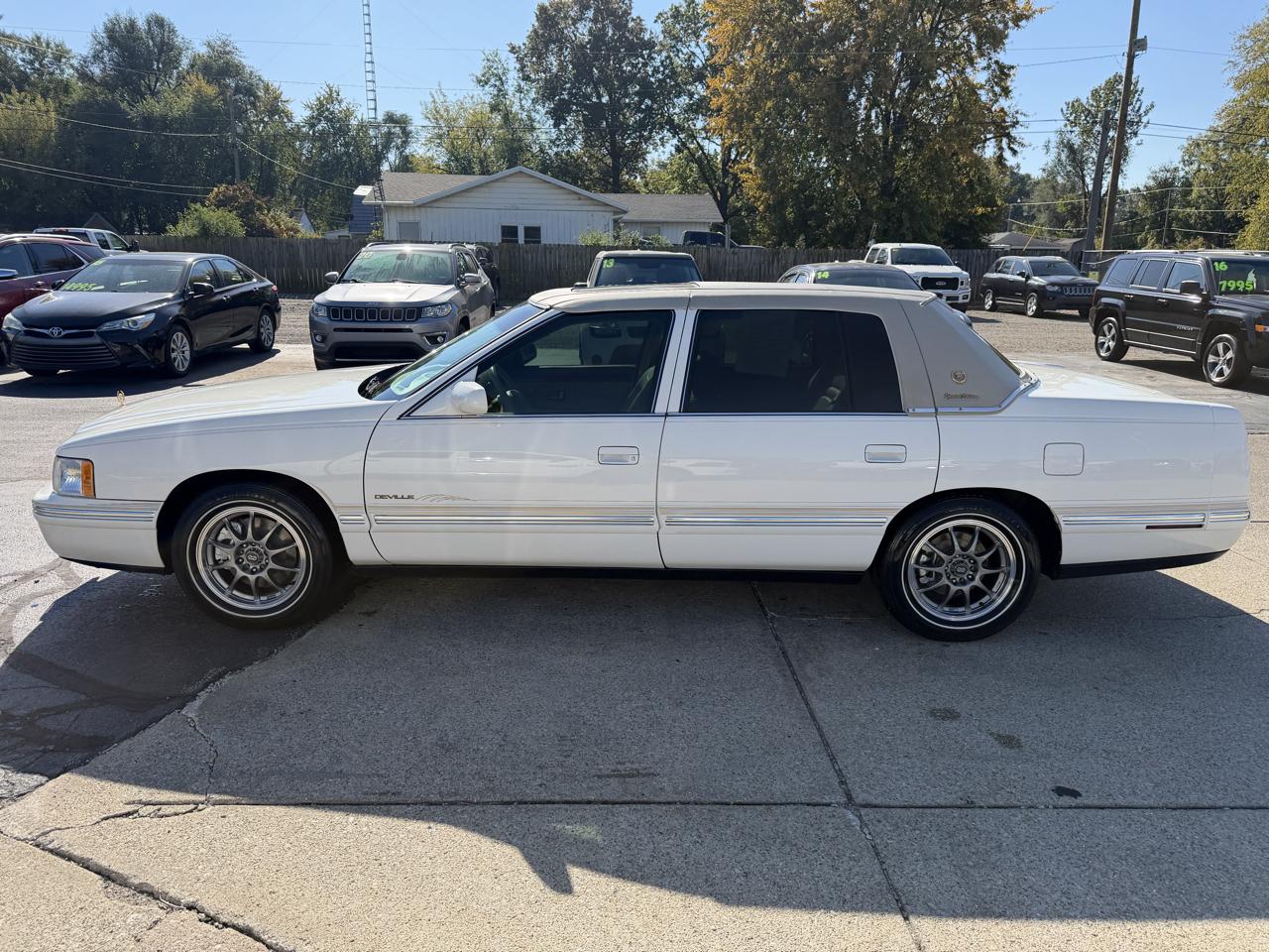 Cadillac DeVille Base 1998