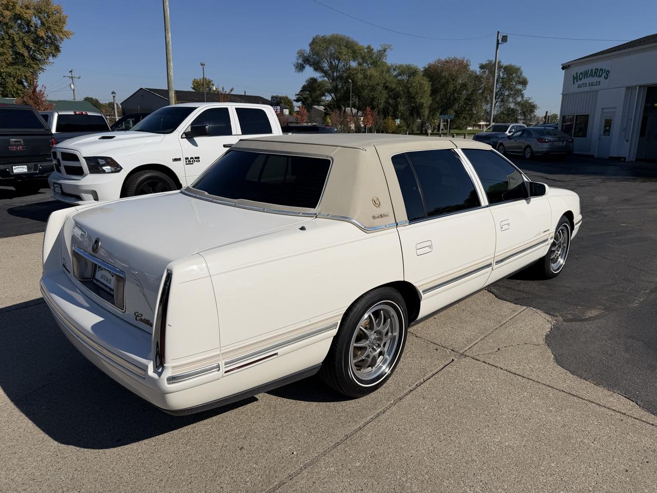 Cadillac DeVille Base 1998