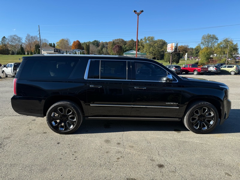 GMC Yukon XL Denali 4WD 2018 GMC Yukon XL Denali 4WD 2018