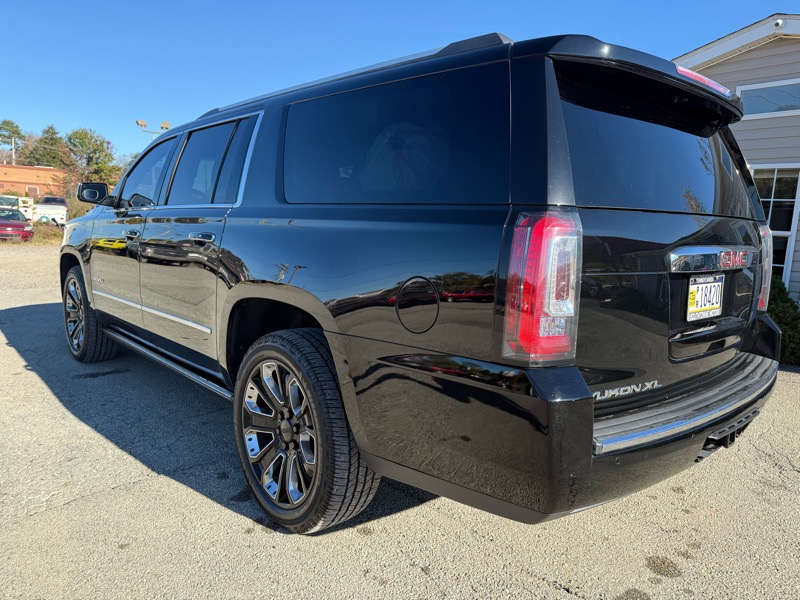 GMC Yukon XL Denali 4WD 2018 GMC Yukon XL Denali 4WD 2018