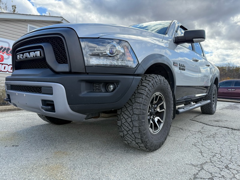 RAM 1500 4WD Crew Cab 140.5" Rebel 2016 RAM 1500 4WD Crew Cab 140.5" Rebel 2016