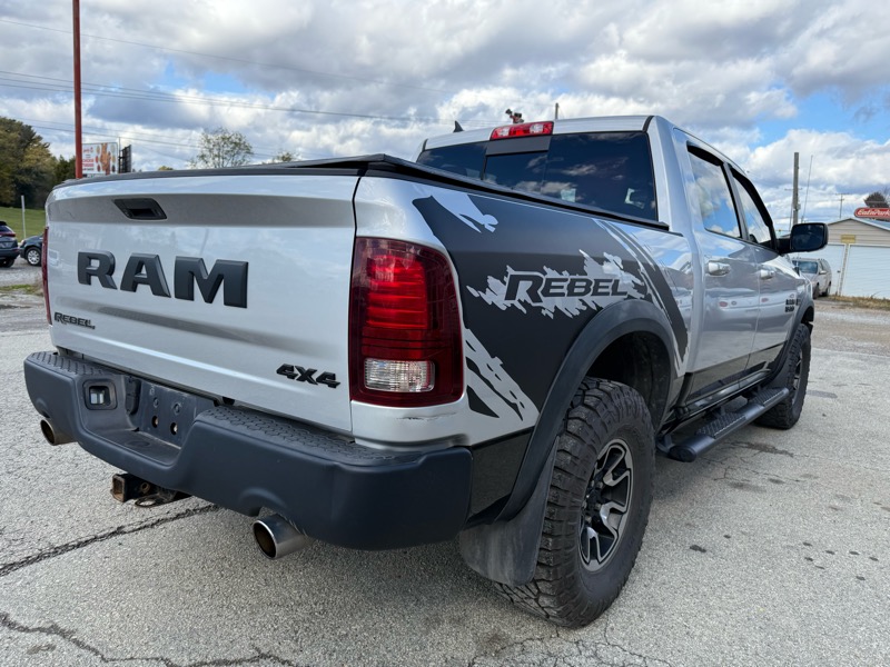 RAM 1500 4WD Crew Cab 140.5" Rebel 2016 RAM 1500 4WD Crew Cab 140.5" Rebel 2016
