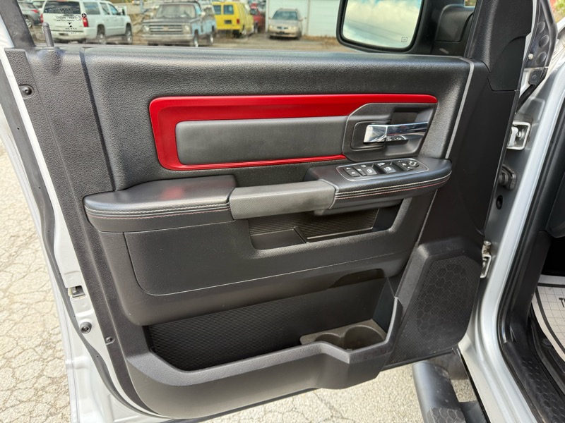 RAM 1500 4WD Crew Cab 140.5" Rebel 2016 RAM 1500 4WD Crew Cab 140.5" Rebel 2016