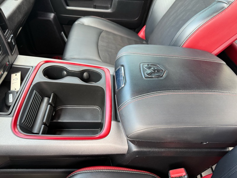 RAM 1500 4WD Crew Cab 140.5" Rebel 2016 RAM 1500 4WD Crew Cab 140.5" Rebel 2016