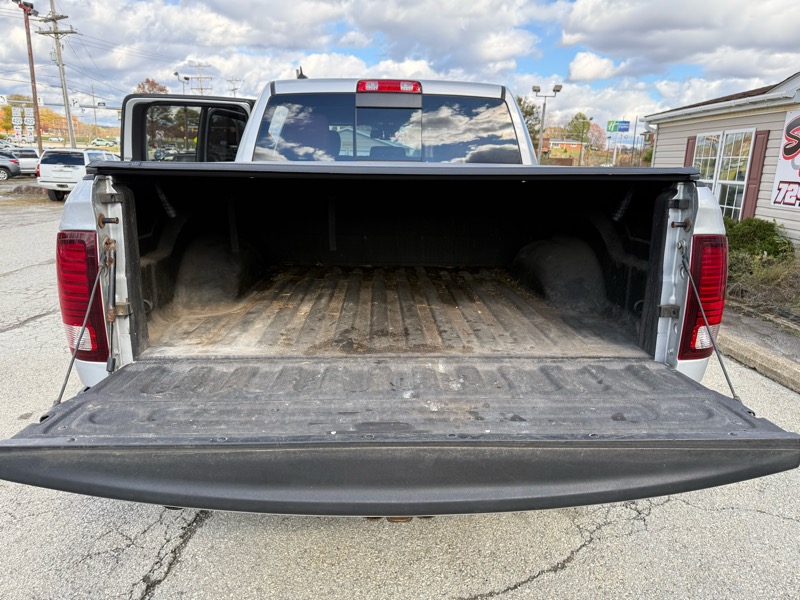 RAM 1500 4WD Crew Cab 140.5" Rebel 2016 RAM 1500 4WD Crew Cab 140.5" Rebel 2016