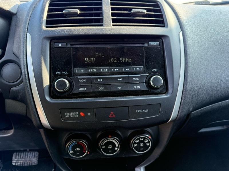 Mitsubishi Outlander Sport ES 4D SUV 4WD 2014