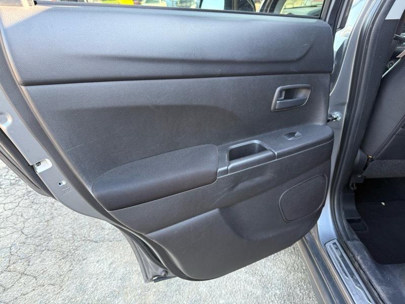 Mitsubishi Outlander Sport ES 4D SUV 4WD 2014