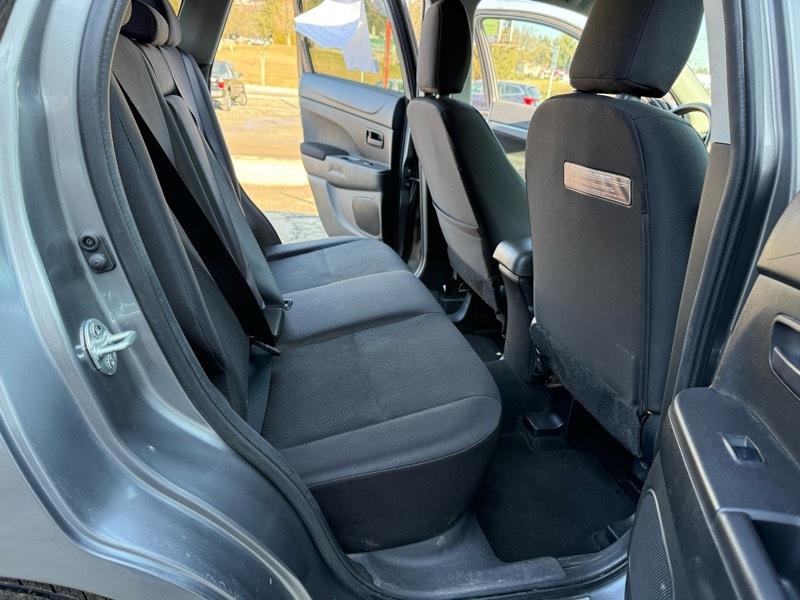 Mitsubishi Outlander Sport ES 4D SUV 4WD 2014