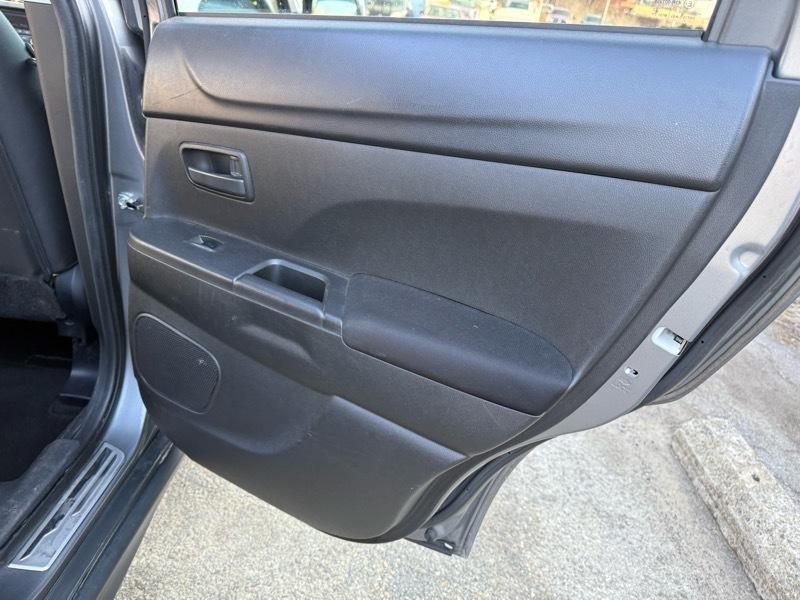 Mitsubishi Outlander Sport ES 4D SUV 4WD 2014