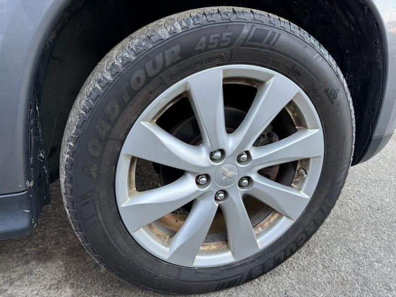 Mitsubishi Outlander Sport ES 4D SUV 4WD 2014