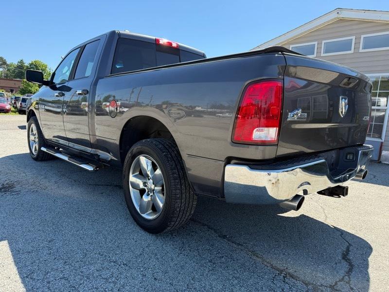 RAM 1500 Big Horn Quad Cab 4WD 2016