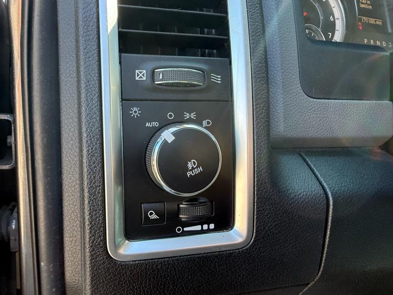 RAM 1500 Big Horn Quad Cab 4WD 2016
