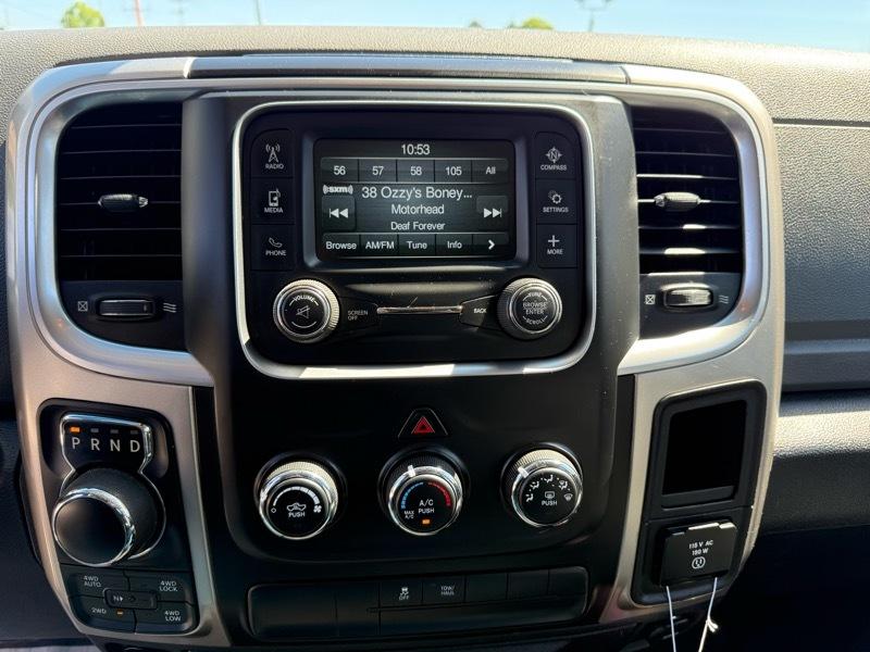 RAM 1500 Big Horn Quad Cab 4WD 2016