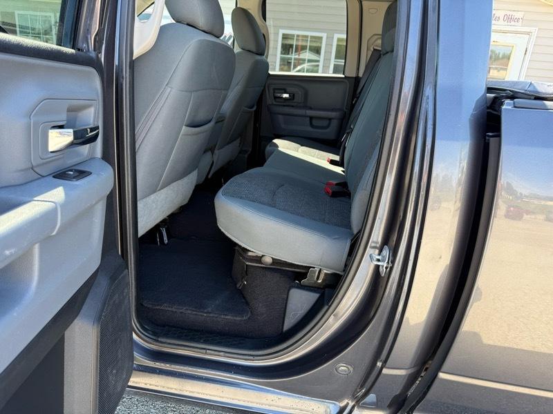 RAM 1500 Big Horn Quad Cab 4WD 2016