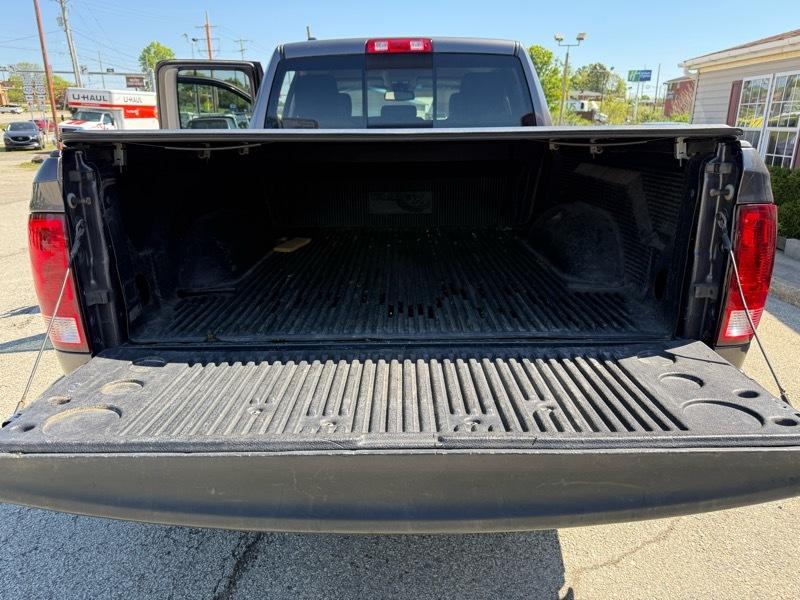RAM 1500 Big Horn Quad Cab 4WD 2016