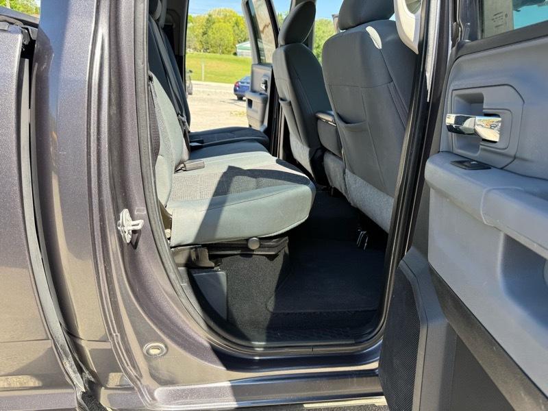 RAM 1500 Big Horn Quad Cab 4WD 2016
