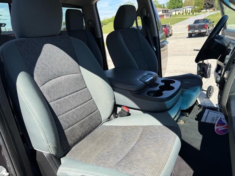 RAM 1500 Big Horn Quad Cab 4WD 2016