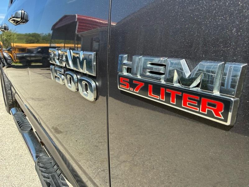 RAM 1500 Big Horn Quad Cab 4WD 2016