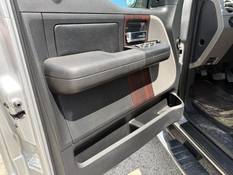 Lincoln Mark LT 4WD 2006