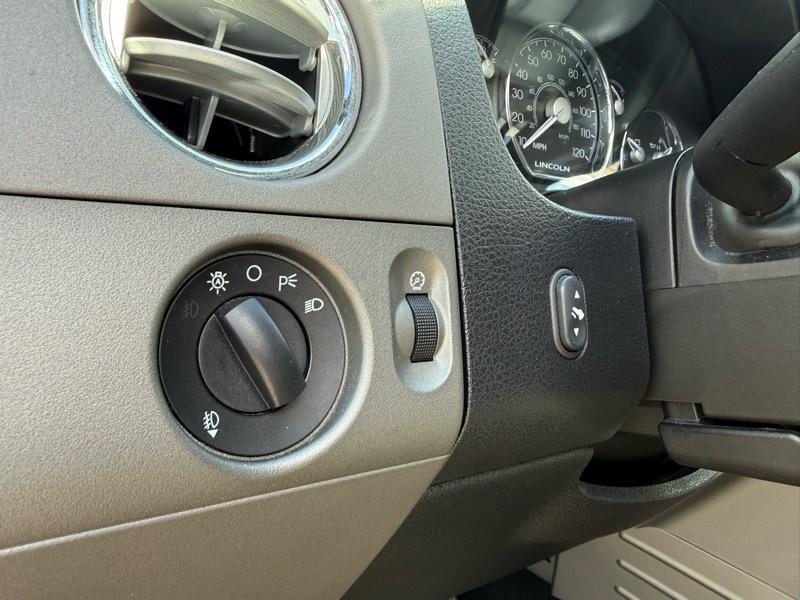 Lincoln Mark LT 4WD 2006