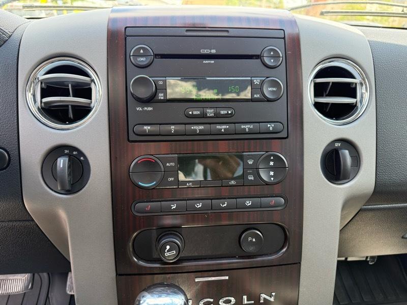 Lincoln Mark LT 4WD 2006